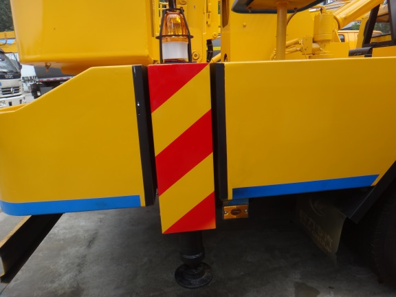 東風(fēng)12米高空作業(yè)車