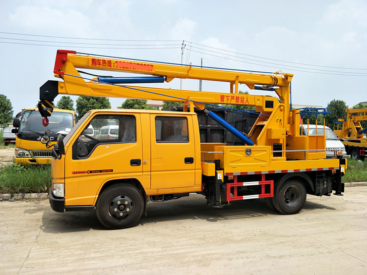國五排放的江鈴雙排12米高空作業(yè)車