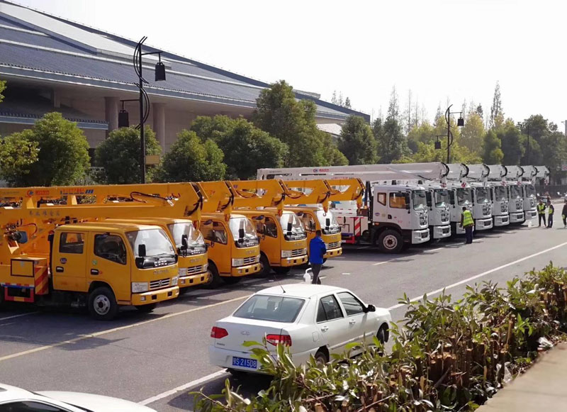 高空作業(yè)車(chē)準(zhǔn)備發(fā)往山東淄博