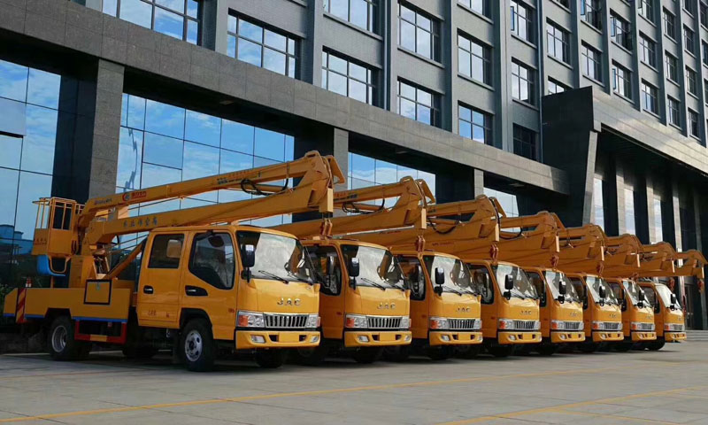 山東江淮駿鈴12米高空作業(yè)車8臺整裝待發(fā)