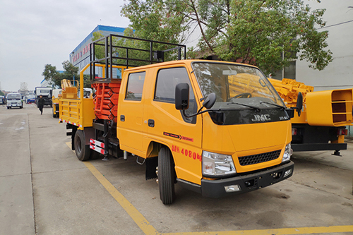 江鈴12米升降平臺(tái)式高空作業(yè)車