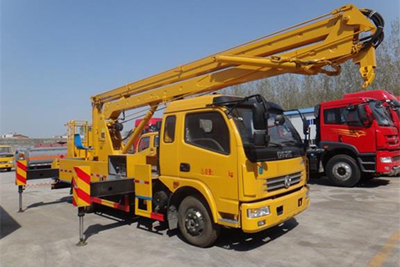 東風(fēng)多利卡18米高空作業(yè)車(chē)