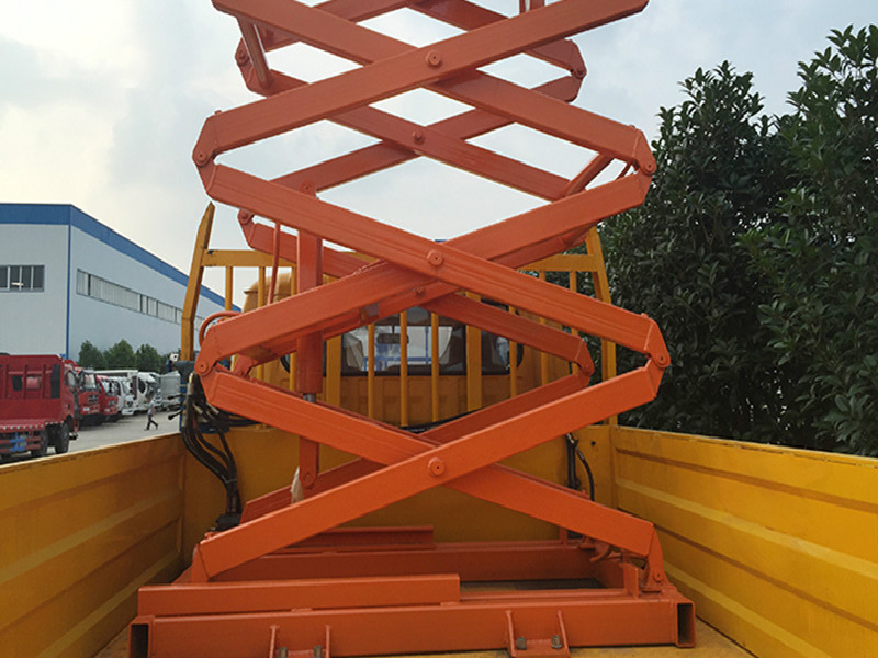 10萬左右的東風(fēng)8米高空作業(yè)車