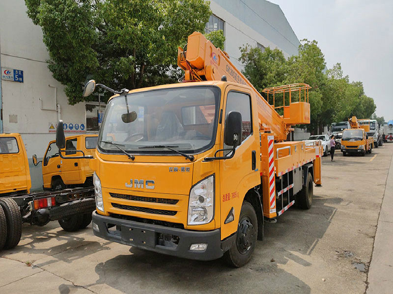 程力高空作業(yè)車(chē)廠(chǎng)家教你如何正確的選購(gòu)22米直臂高空作業(yè)車(chē)