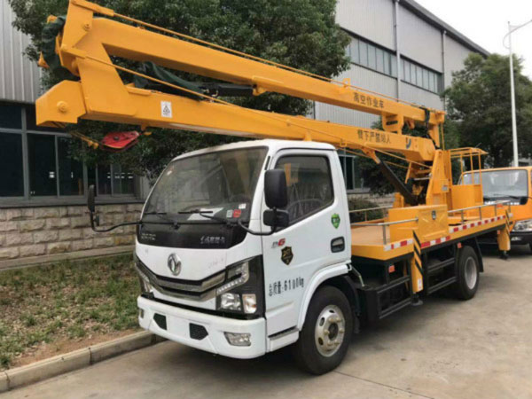 國(guó)六18米折臂高空作業(yè)車價(jià)格——十一促銷價(jià)