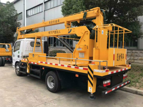 國(guó)六18米折臂高空作業(yè)車(chē)價(jià)格——十一促銷(xiāo)價(jià)