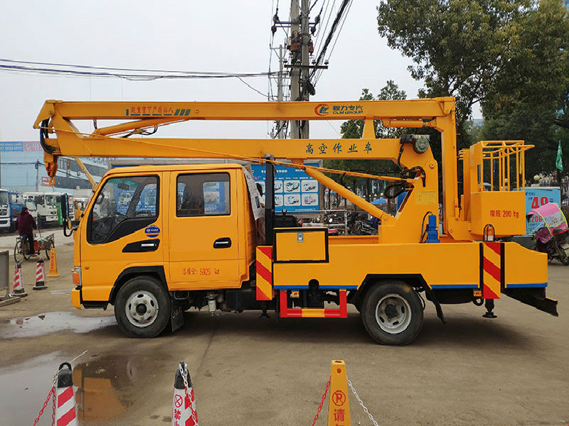 高空作業(yè)車早秋養(yǎng)護(hù)小技巧