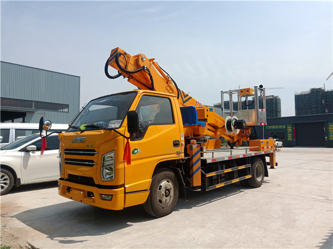 國六江鈴藍(lán)牌17.2米伸縮臂高空作業(yè)車