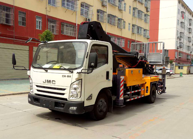 程力專汽江鈴牌28米伸縮臂式高空作業(yè)車