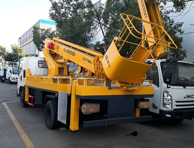 江鈴凱銳20米伸縮臂式高空作業(yè)車
