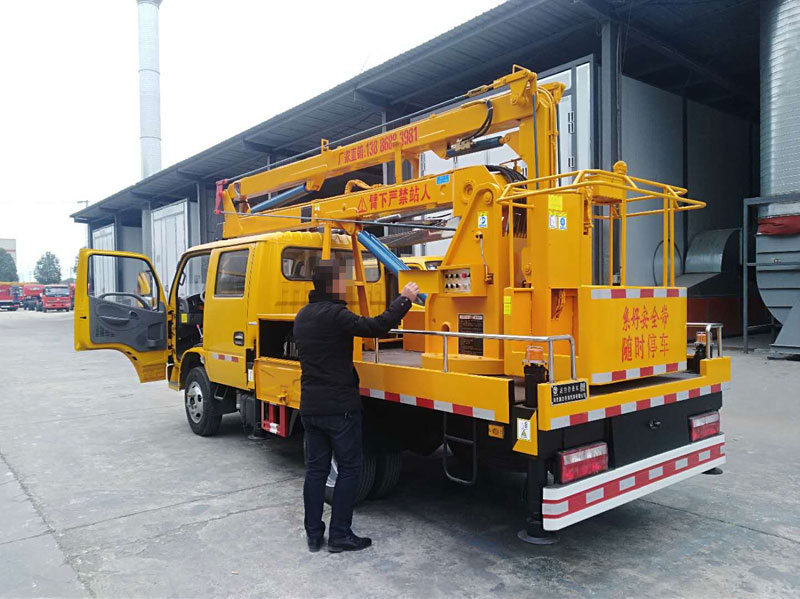 程力東風(fēng)12米高空作業(yè)車