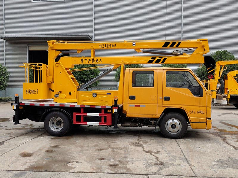 國(guó)六藍(lán)牌江鈴雙排13米高空作業(yè)車