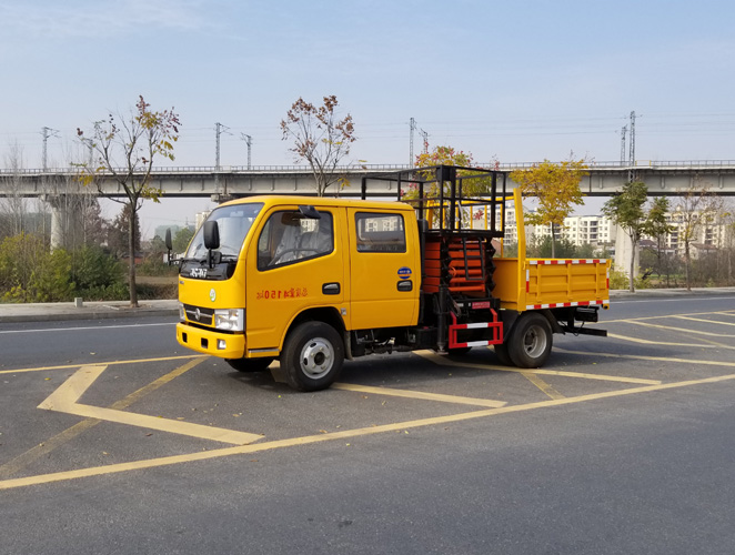 東風(fēng)藍(lán)牌6-10米垂直升降作業(yè)車