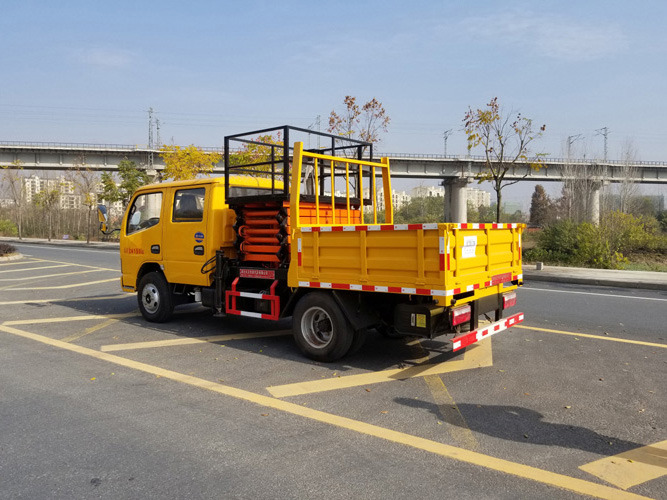 東風(fēng)藍(lán)牌6-10米垂直升降作業(yè)車