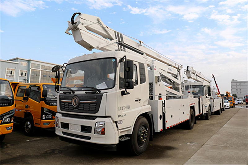 新款東風(fēng)天錦VR國六24米折疊臂式高空作業(yè)車