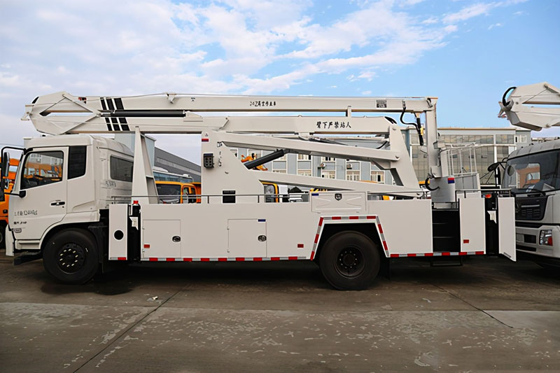 新款東風(fēng)天錦VR國六24米折疊臂式高空作業(yè)車