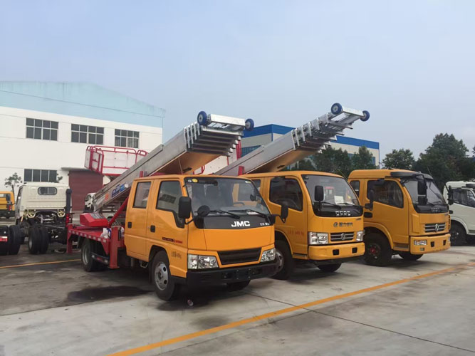 江鈴順達(dá)28米高空云梯搬家作業(yè)車(chē)