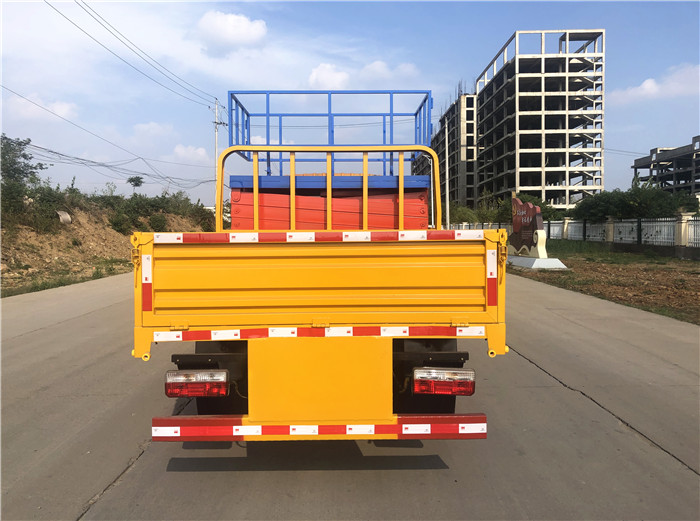 國(guó)六藍(lán)牌8-10米東風(fēng)多利卡升降平臺(tái)車