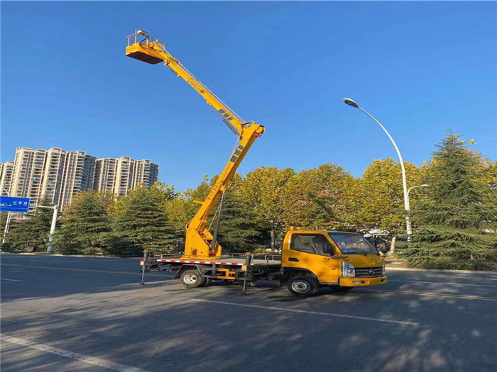 凱馬藍(lán)牌汽油發(fā)動(dòng)機(jī)13.5米高空作業(yè)車