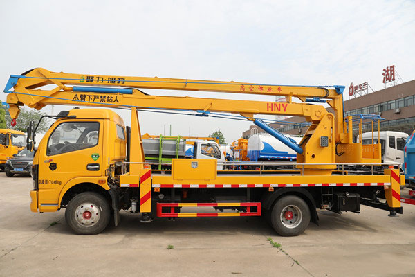 東風(fēng)多利卡D7國(guó)六18米折疊臂式高空作業(yè)車