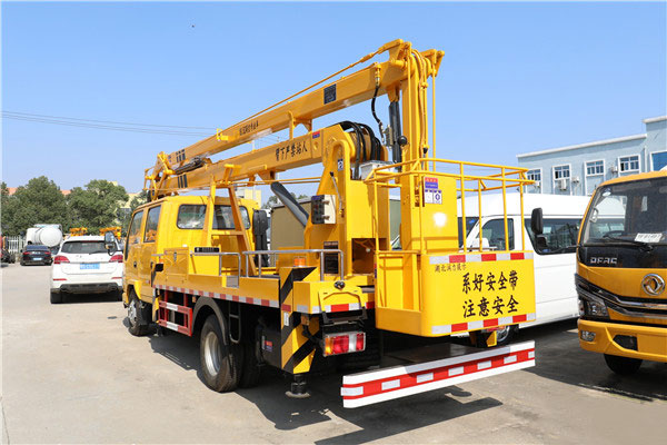 慶鈴五十鈴ELF雙排國六18.5米折疊臂式高空作業(yè)車