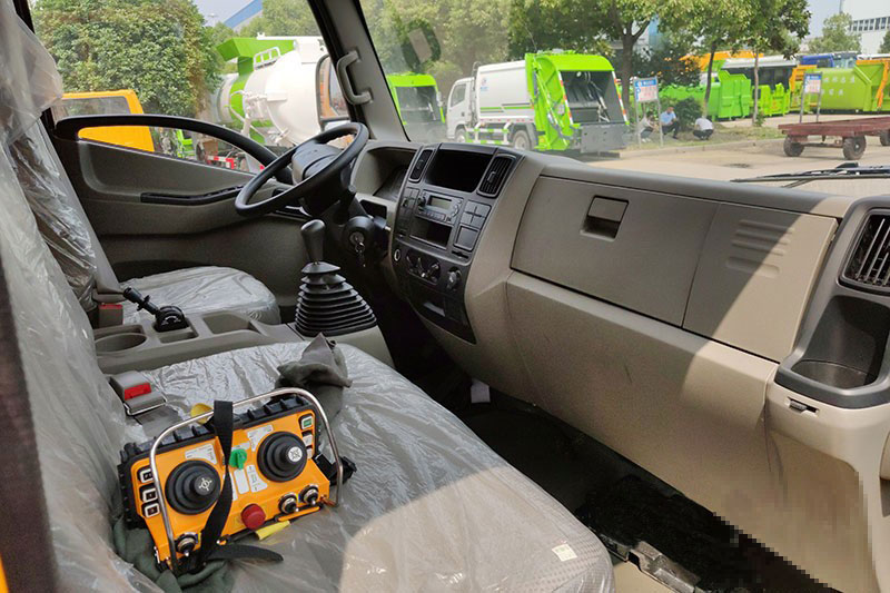 江鈴22米直臂高空作業(yè)車