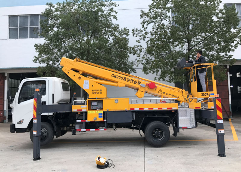 江鈴12-20米單排伸縮臂高空作業(yè)車