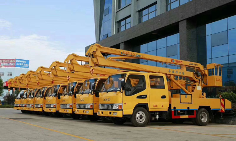 山東江淮駿鈴12米高空作業(yè)車8臺整裝待發(fā)