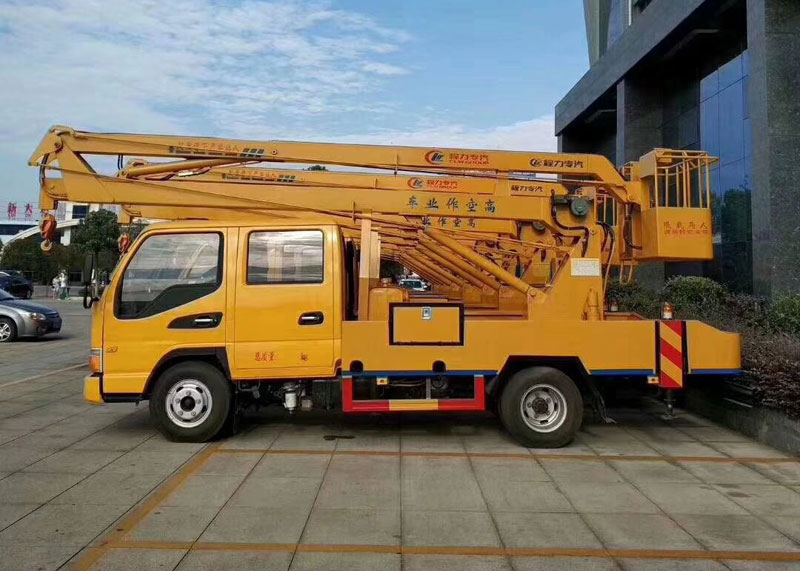 山東江淮駿鈴12米高空作業(yè)車8臺整裝待發(fā)
