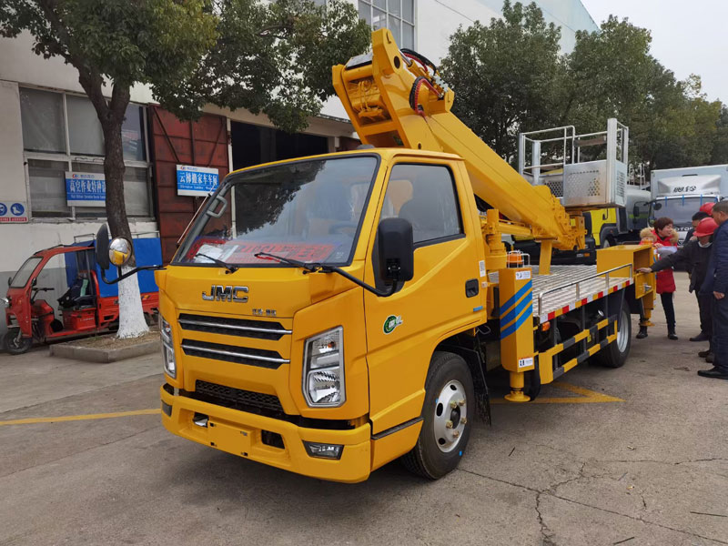 山東淄博21米藍(lán)牌高空作業(yè)車報價（國六）