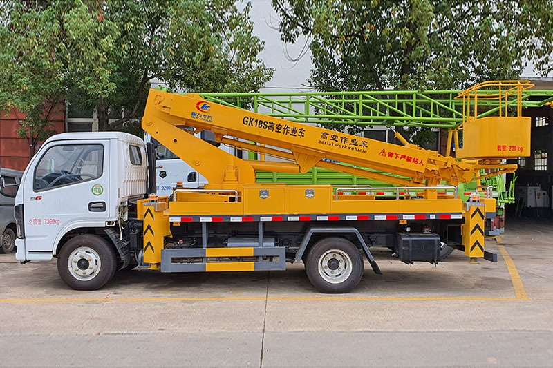 國六東風多利卡18米直臂高空作業(yè)車