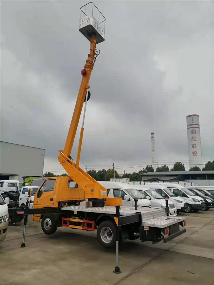 藍(lán)牌16米-18米高空作業(yè)車配置介紹