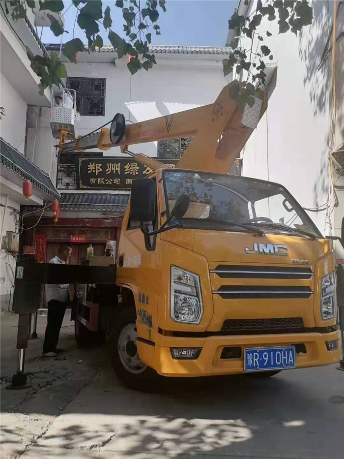 藍(lán)牌16米-18米高空作業(yè)車配置介紹