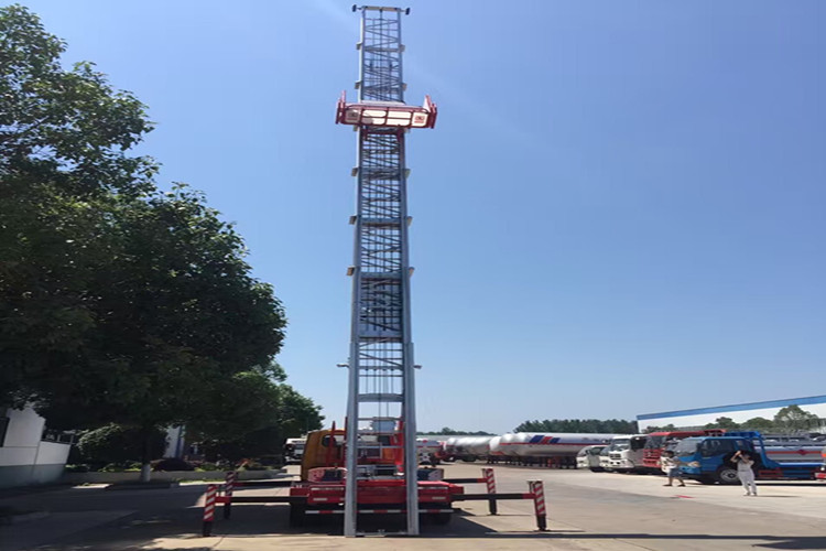 江鈴28米云梯搬家高空作業(yè)車