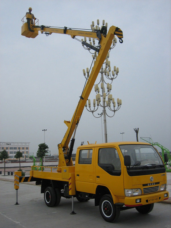 2021全新曲臂高空作業(yè)車報價