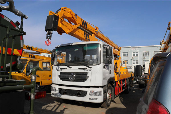 20米22米高空作業(yè)車-國六東風多利卡D9