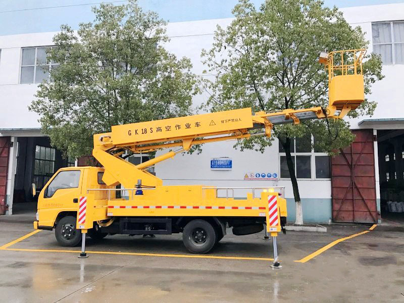 順達18米直臂式高空作業(yè)車動態(tài)