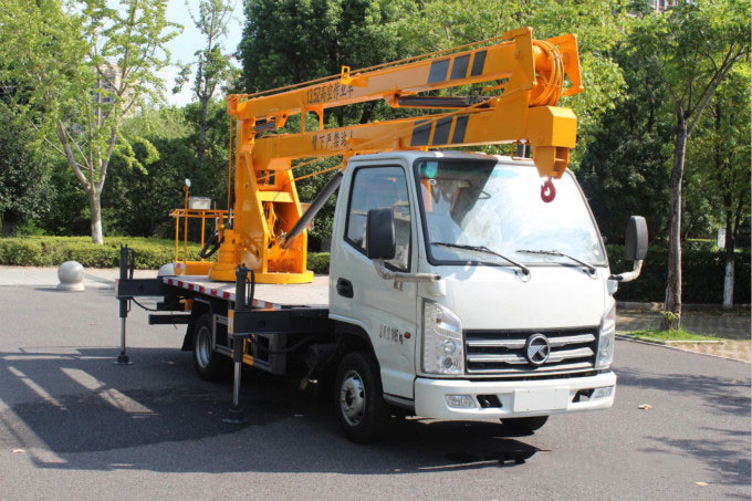 國(guó)六藍(lán)牌凱馬折臂高空作業(yè)車-13.5米
