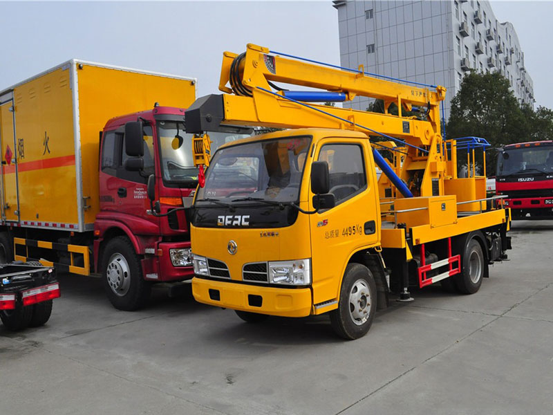 東風(fēng)多利卡12米高空作業(yè)車