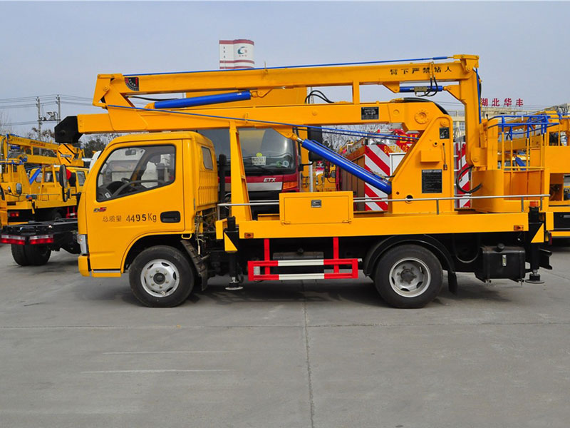 東風(fēng)多利卡12米高空作業(yè)車