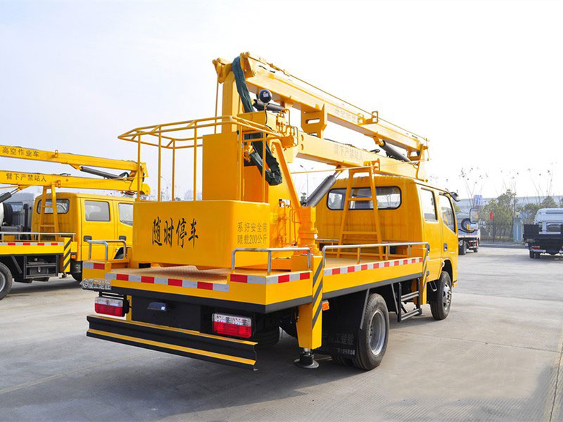 解放國六14米折臂高空作業(yè)車