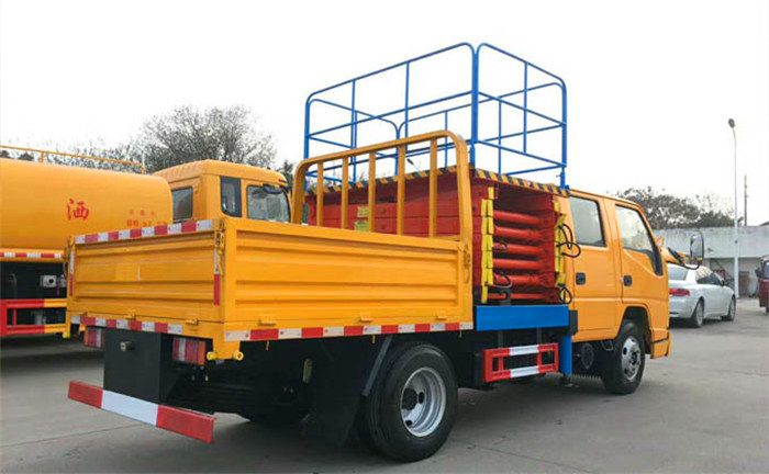國(guó)六藍(lán)牌江鈴6-10米高空作業(yè)車