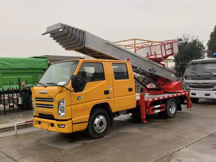 國(guó)六云梯高空車(chē)-江鈴上料云梯車(chē)