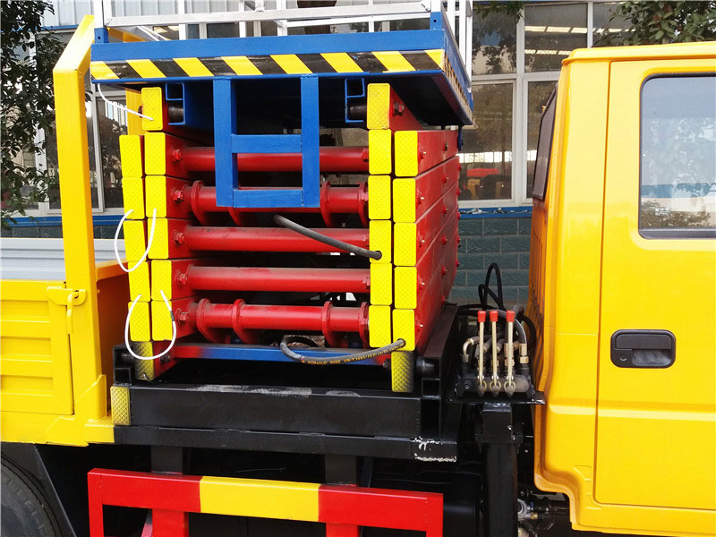 江鈴8-12米升降平臺高空車