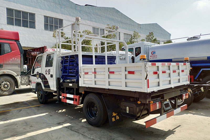 江鈴8米-12米剪叉式高空作業(yè)車