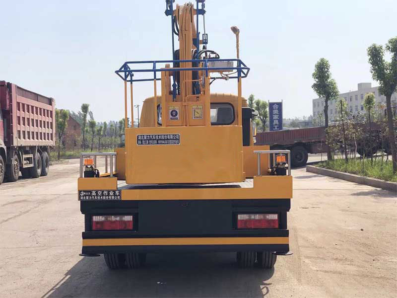 東風(fēng)雙排12米藍牌高空作業(yè)車