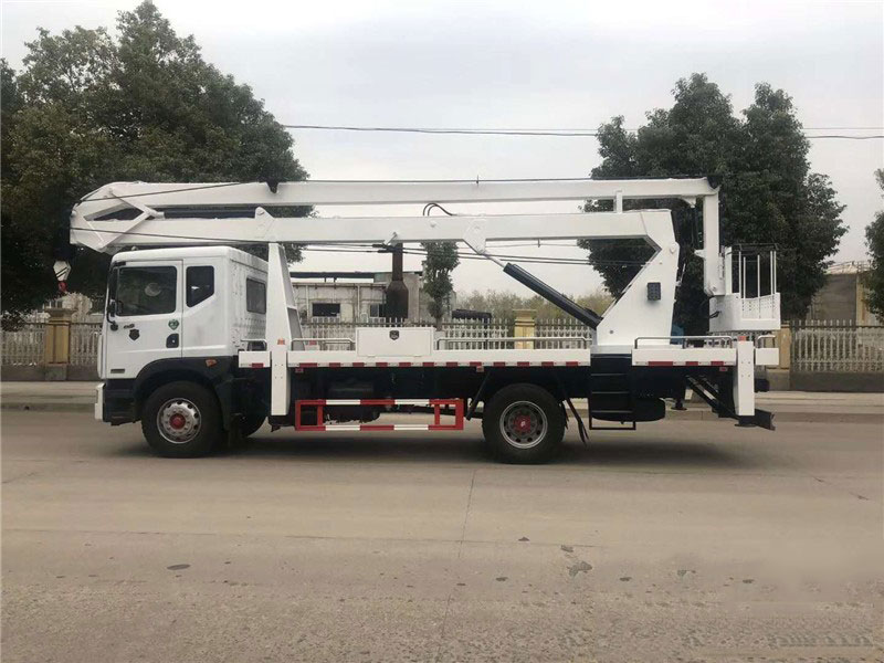 國(guó)六東風(fēng)多利卡22米高空作業(yè)車(chē)