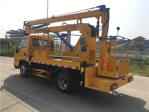 藍(lán)牌福田13.5米高空作業(yè)車廠家