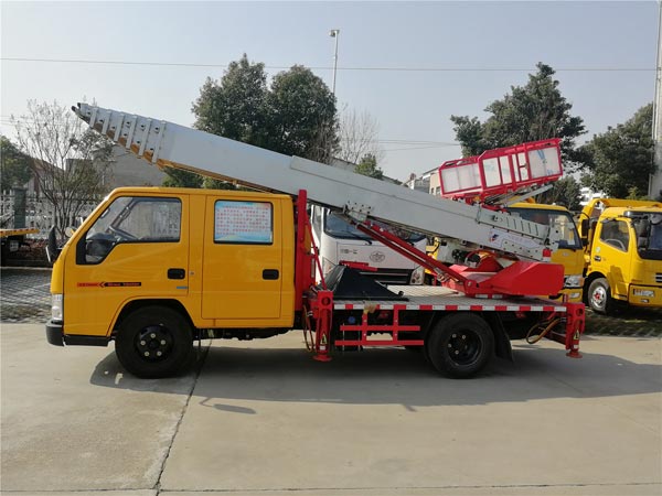 28米高空云梯作業(yè)車圖片展