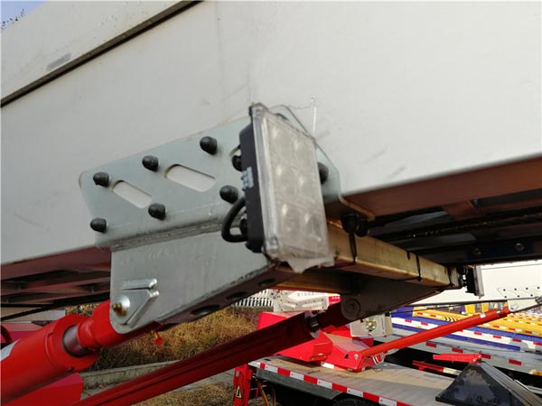 28米高空云梯作業(yè)車圖片展